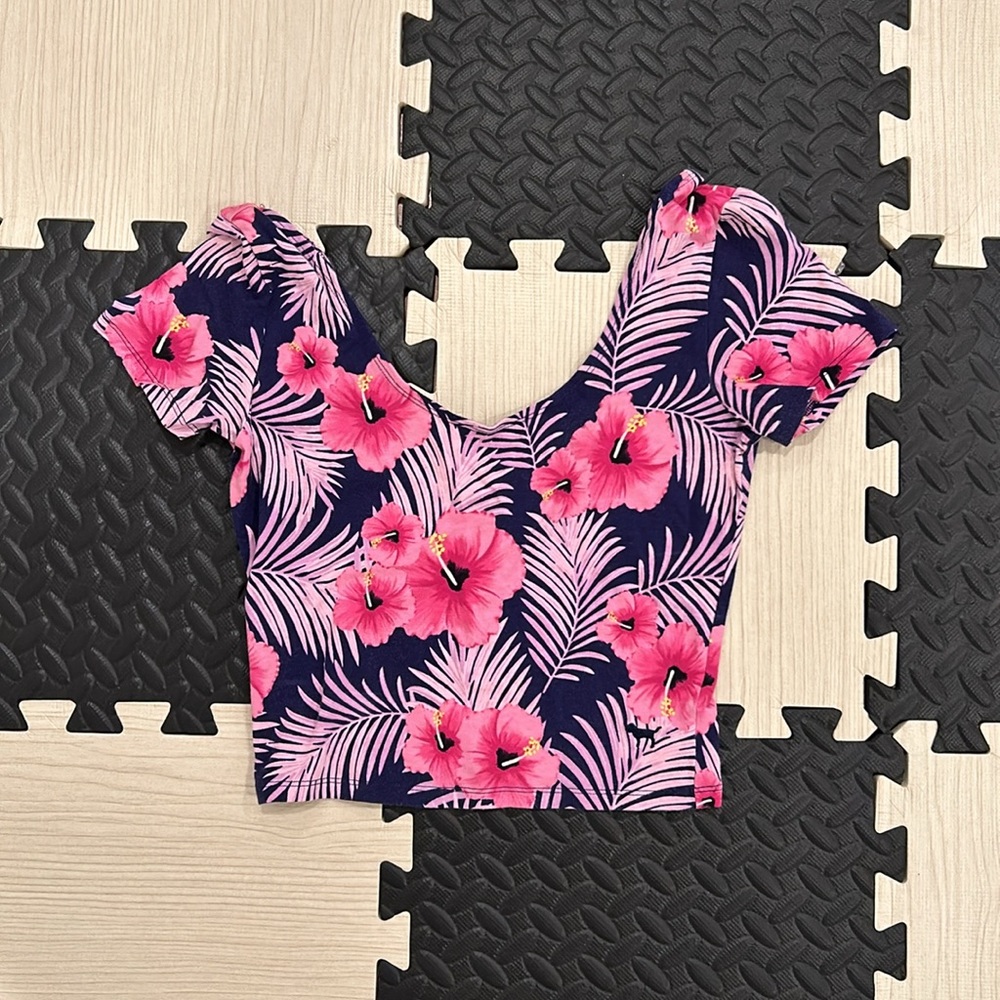 Pink Victoria’s Secret floral crop top size, extra small pink and purple
